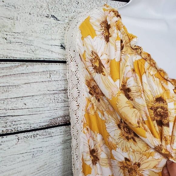 Maurices Women’s Plus Size 2X Yellow Floral Peasant Blouse Crochet Sleeve Detail - Picture 4 of 7